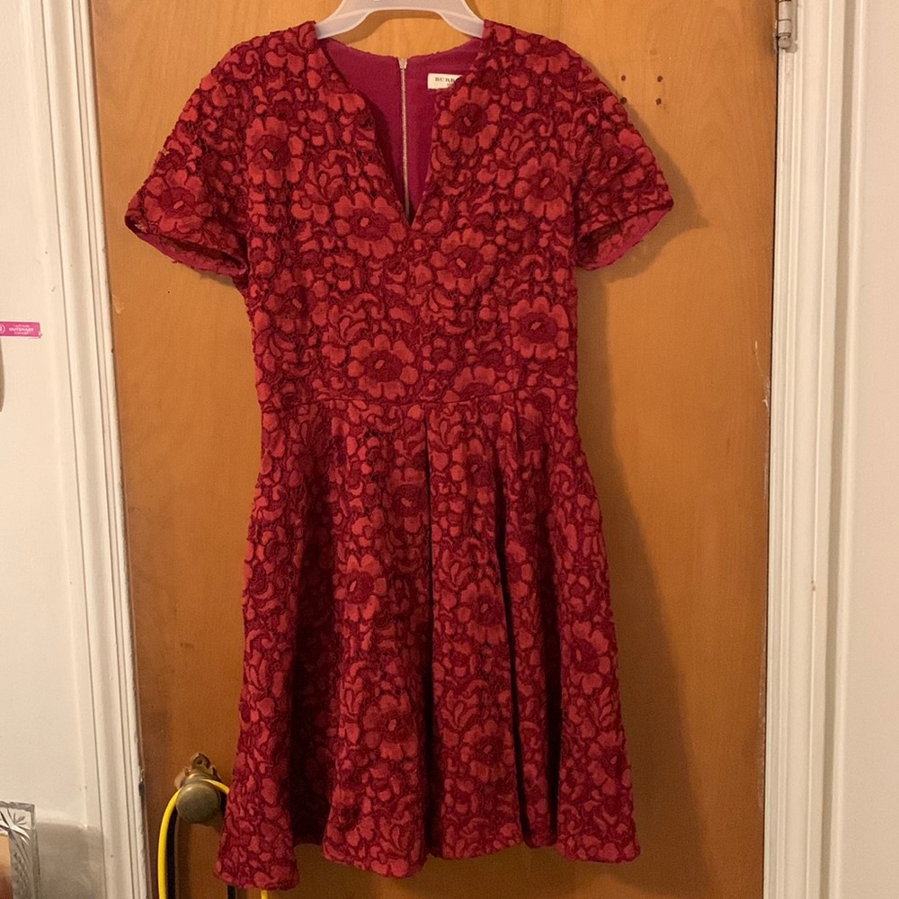 Burberry Red Floral Lace Short Sleeve Wedding Dress